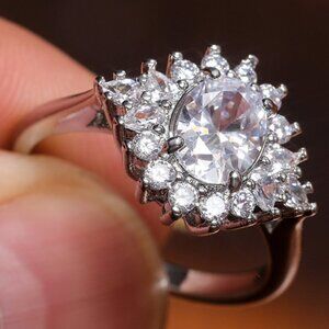 🌸Bling Beautiful CZ Dainty Wedding/Engagement Flower Ring for Woman, K908